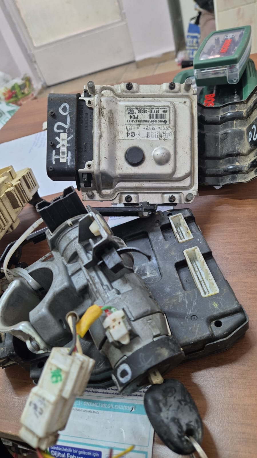 Hyundai İ10 1.1 Motor Beyni 39103-02025 ME17.9.11  İMMO BEYNİ ANAHTAR SET